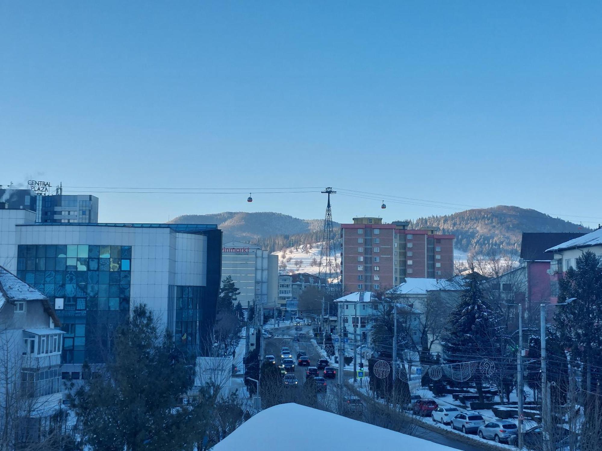 Rg Garsoniera Central Piatra Neamţ Exterior foto